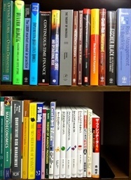 経済学・金融工学などの大学教科書・専門書、洋書、簿記・中小企業診断士などの資格試験参考書・問題集の買取